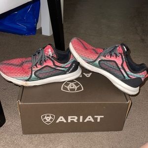 Women’s Ariat Fuse shoes